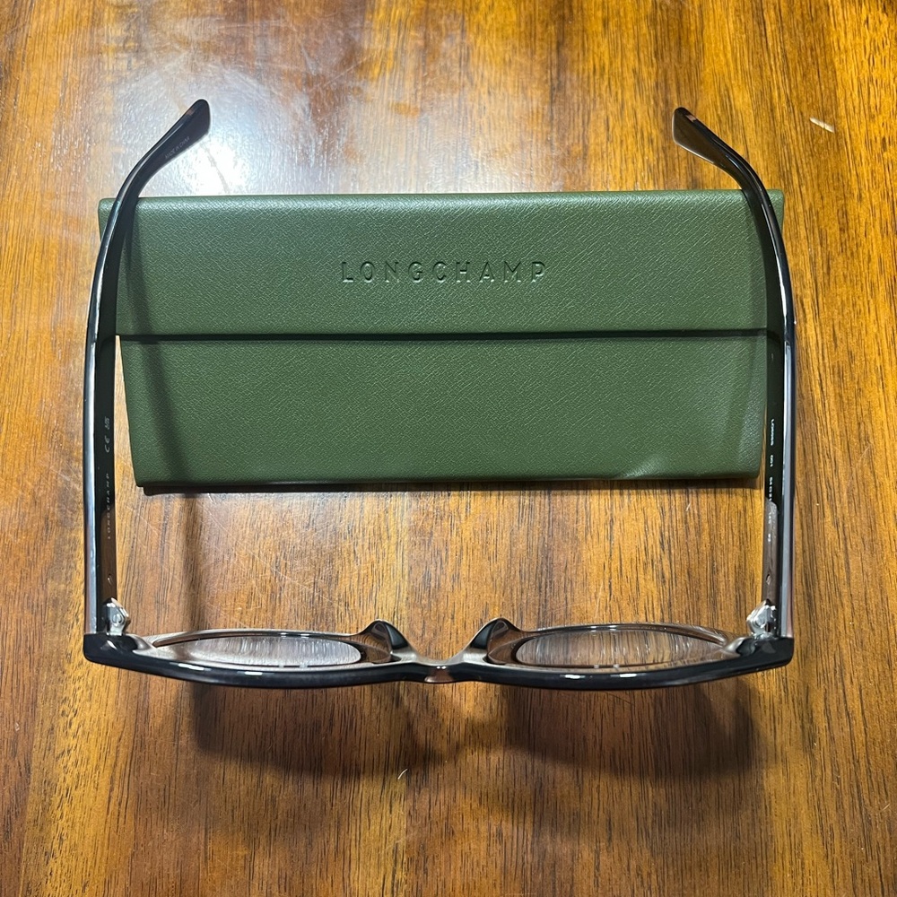 Longchamp New Black Sunglasses with Green Case - Picture 3 of 5